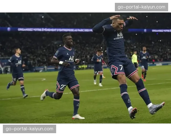 法甲：巴黎圣日耳曼5-1大胜里尔，姆巴佩上演大四喜